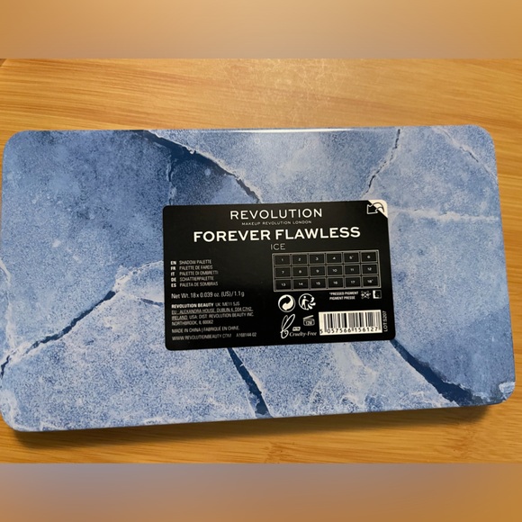 Makeup Revolution Eyeshadow Palette + elf eyeshadow brush - Picture 3 of 7